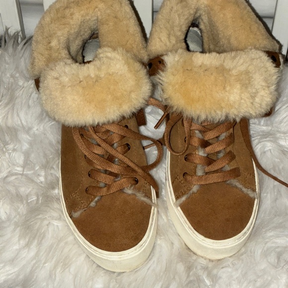 UGG Women's Beven Suede Boots Sz 8 - Picture 14 of 14